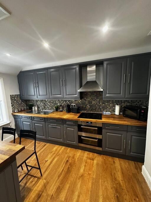 High Wycombe Centre- 2 Bed Flat Exterior foto